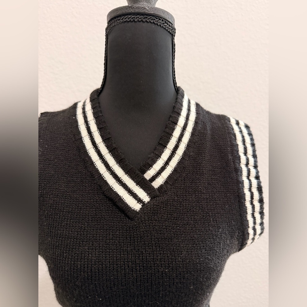 H&M Divided Black Striped Crop Vest Y2K Street Style - Picture 3 of 8
